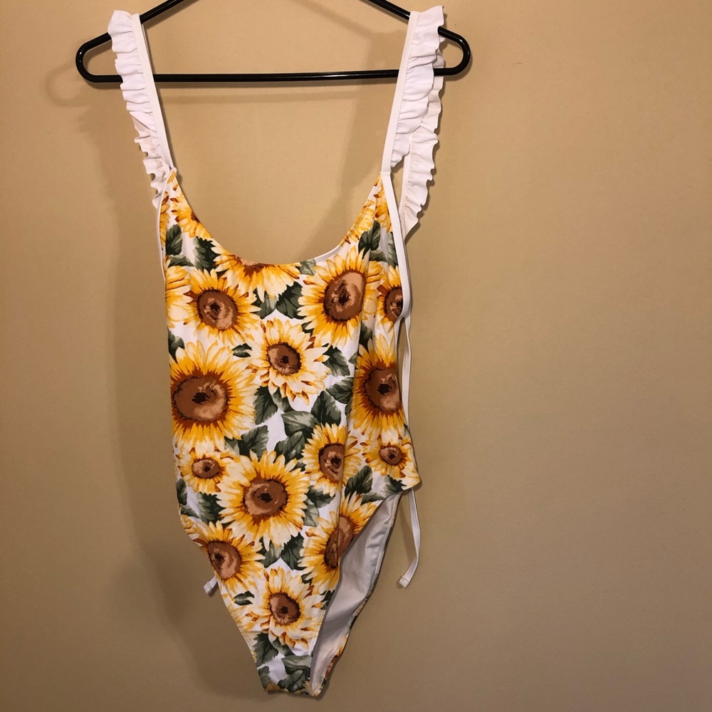 🛍Sunflower one piece 🛍